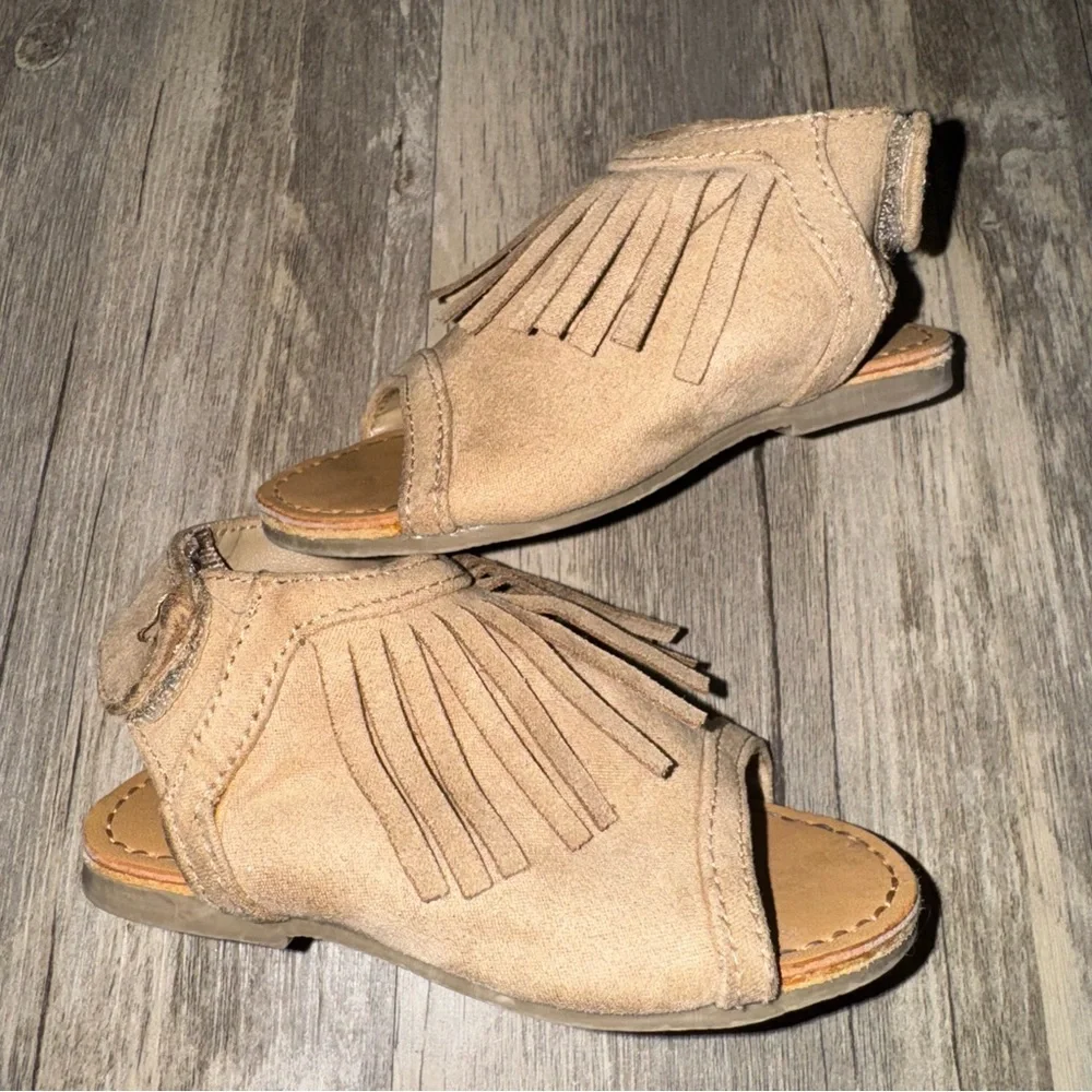 Crazy 8 Tan Fringe Kids Sandals